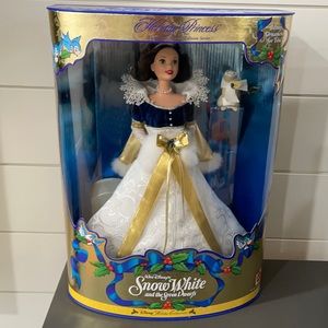 Vintage 1998 Fairytale Snow White Barbie